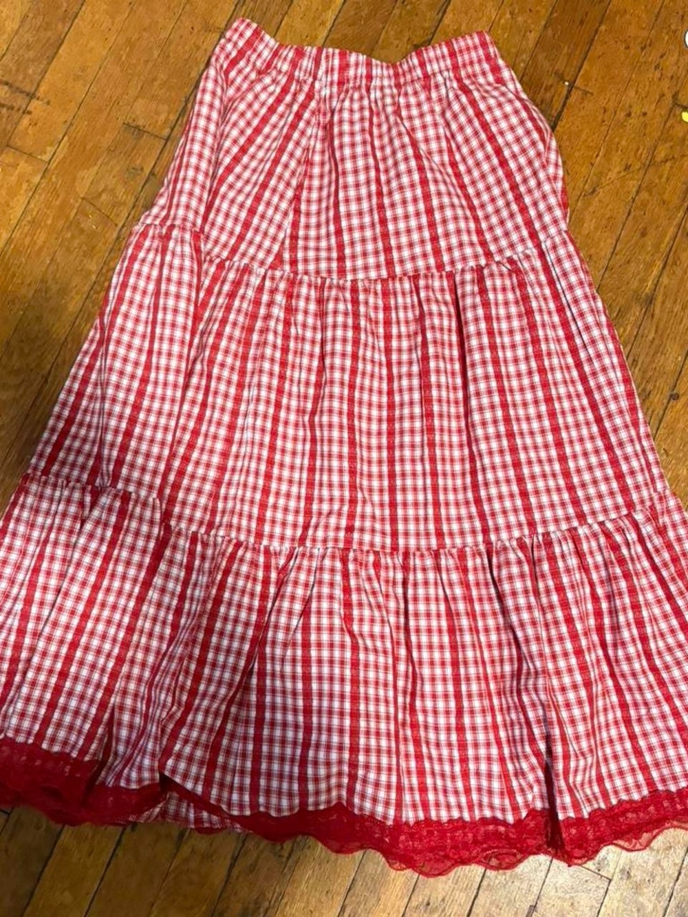 Cider adorable Red gingham midi skirt with lace trim med - Picture 2 of 8